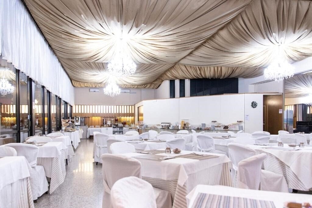 Park Hotel 4* суреті