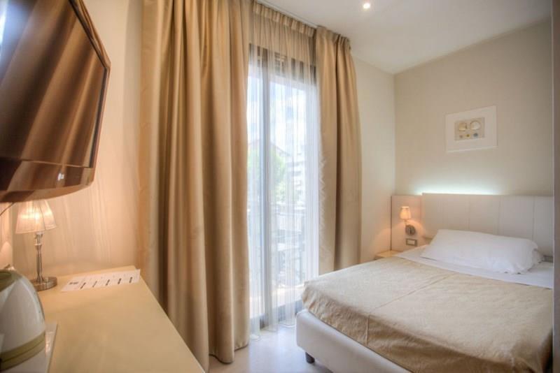 Hotel Ferretti Beach 4* суреті