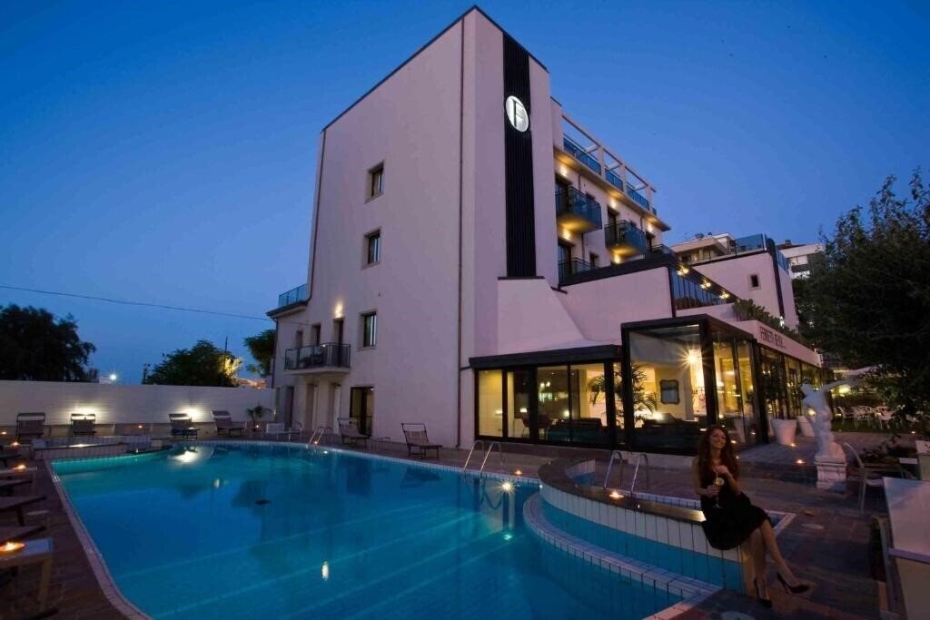 Отель Hotel Ferretti Beach 4*