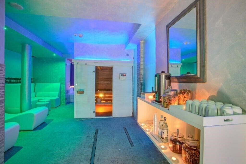 Фотография Hotel Ferretti Beach 4*