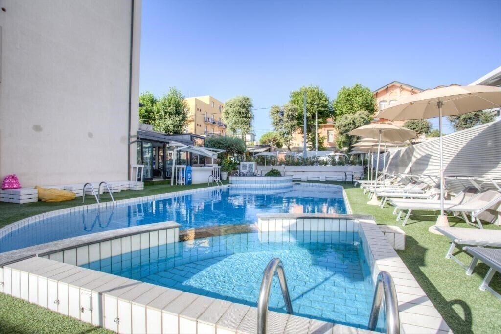 Изображение Hotel Ferretti Beach 4*