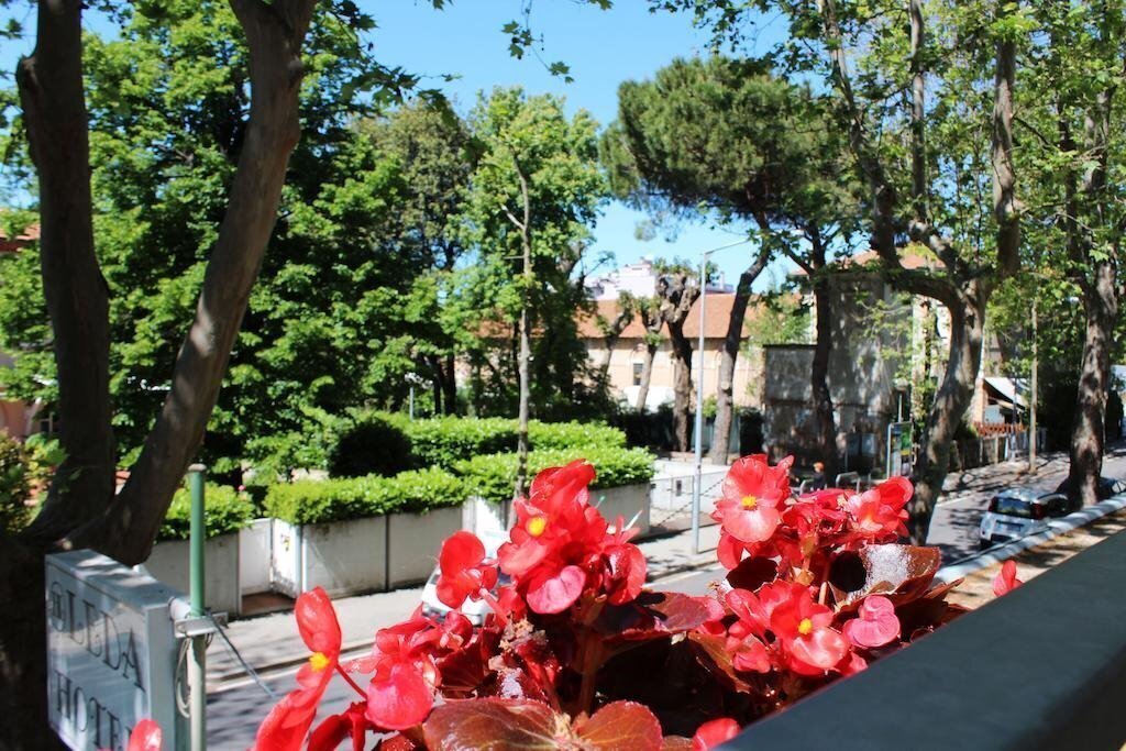 Hotel Leda 2* фотосуреті