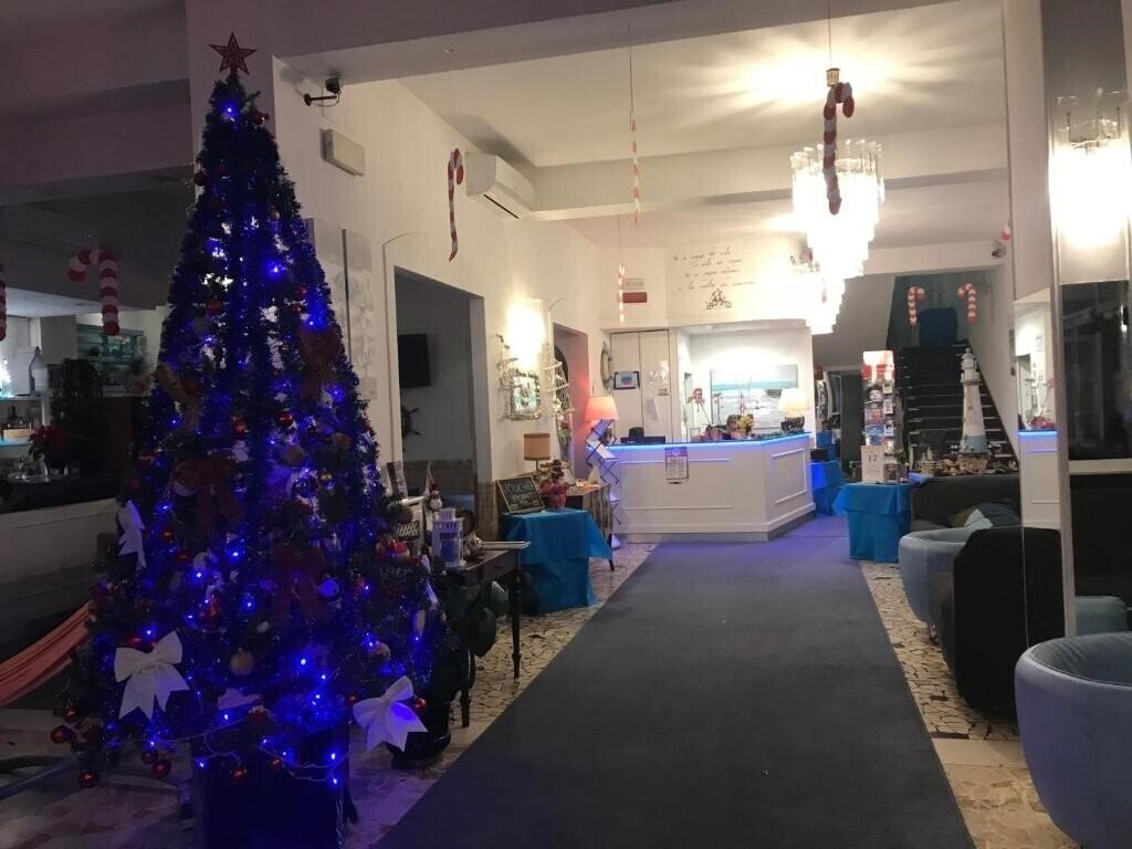 New Jolie 3* суреті