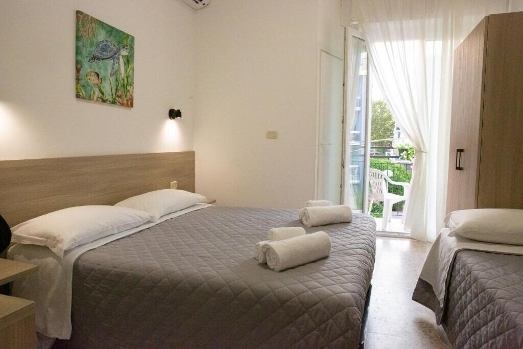 Hotel Kariba 2* суреті