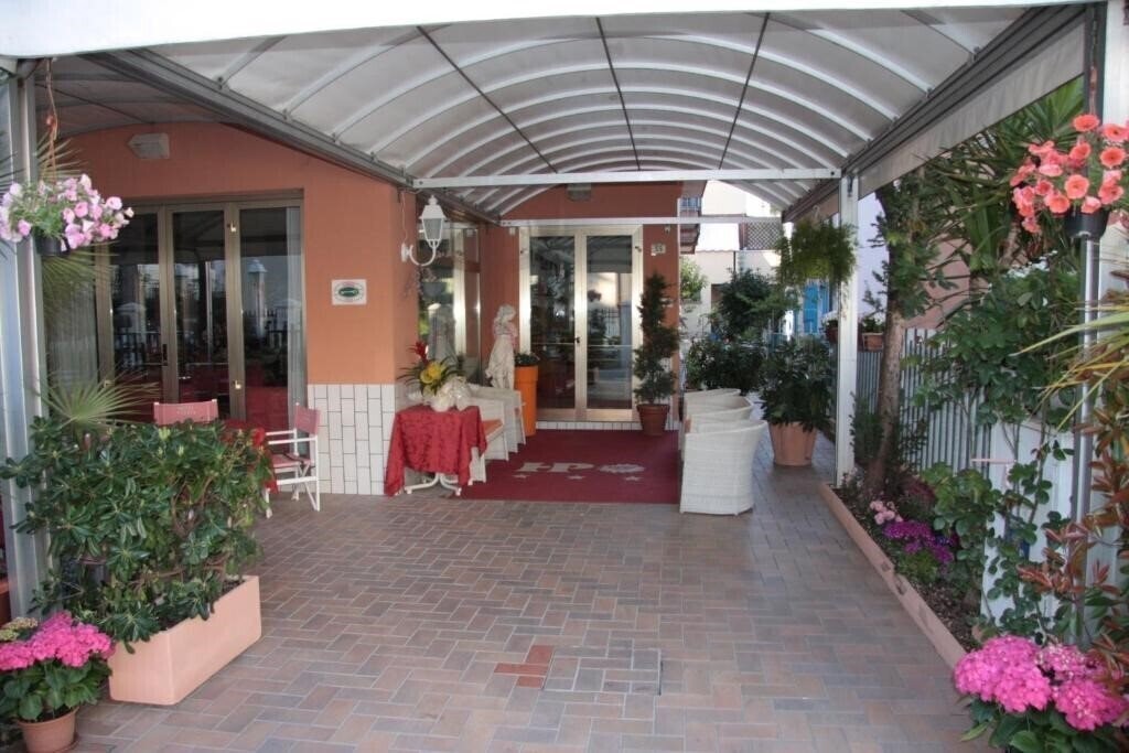 Отель Peonia (Marina Centro) 3*