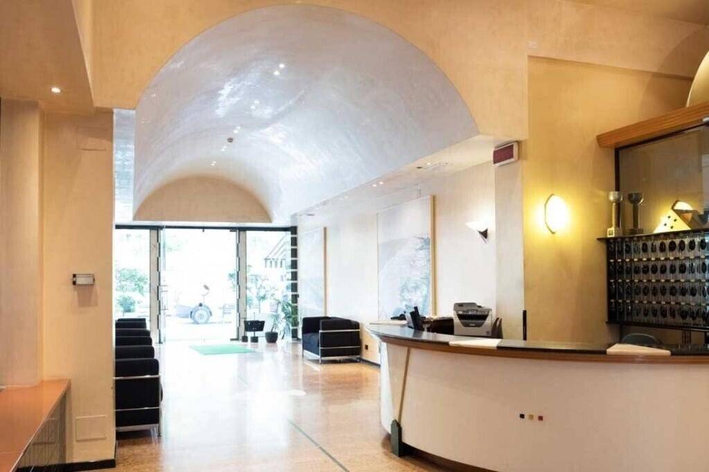 Отель Miramare Et De La Ville 3*