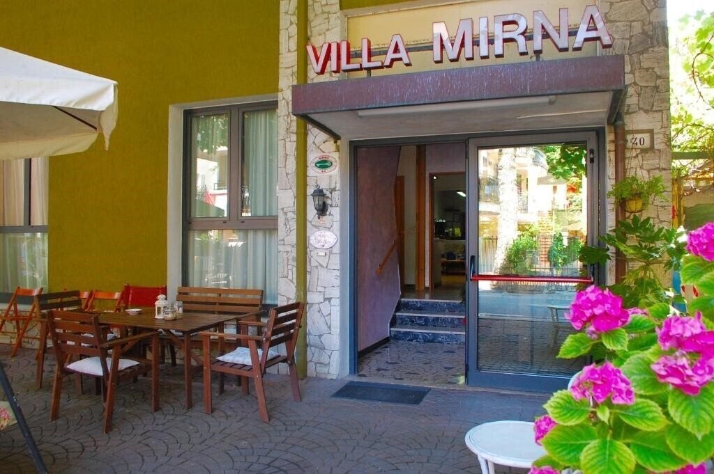 Отель Hotel Villa Mirna 2*