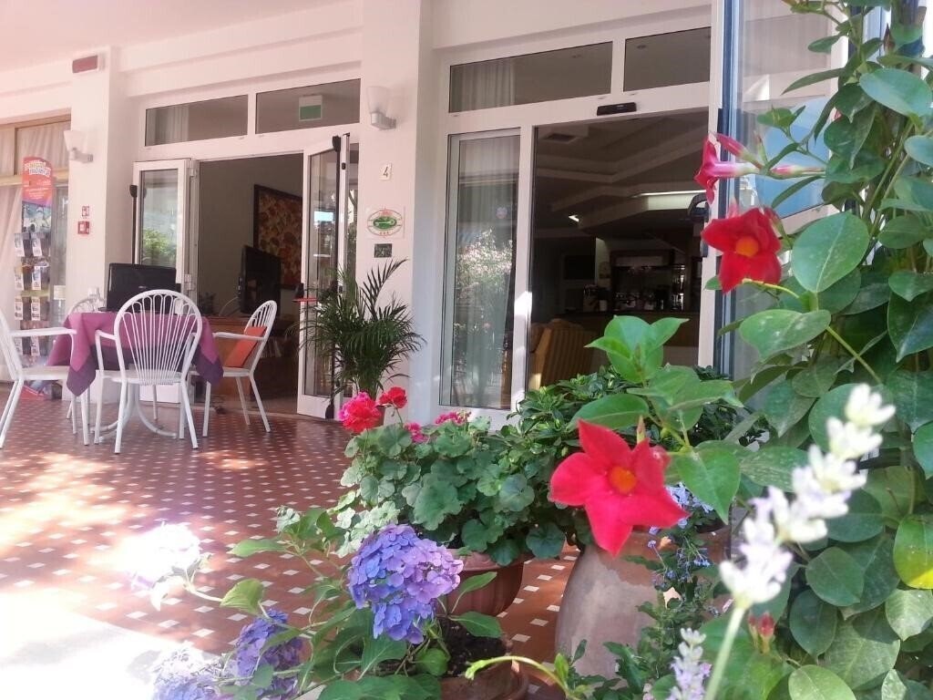 Картинка Hotel St. Moritz 3*