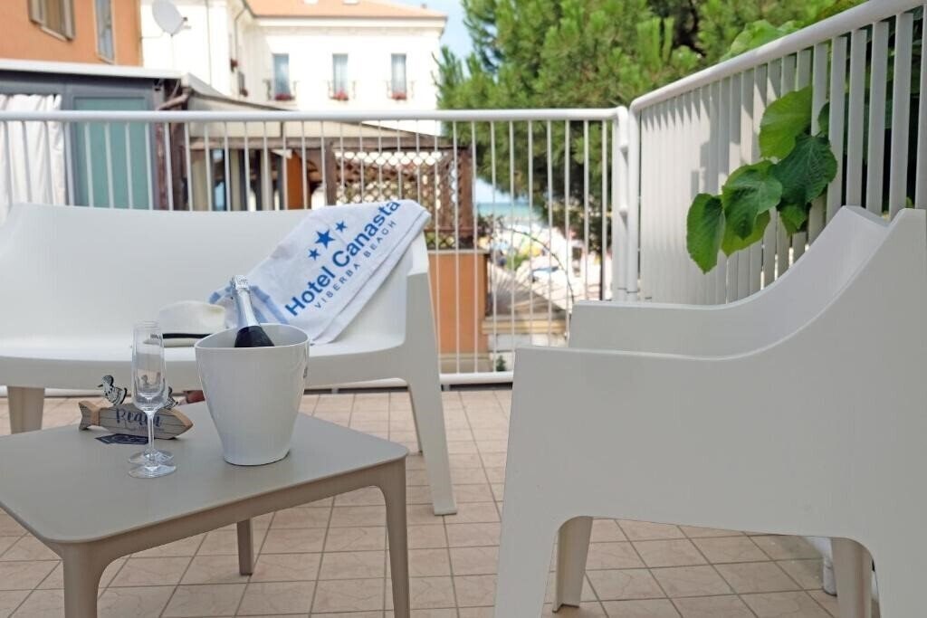 Canasta 3* суреті