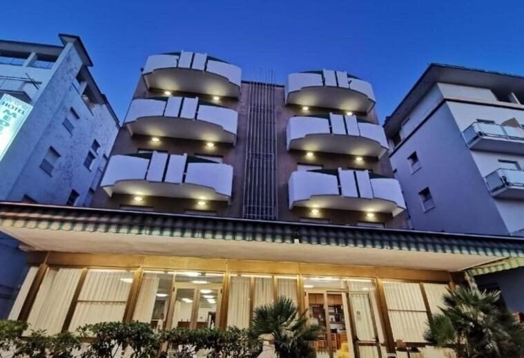 Отель Hotel Mediterraneo Rimini 3*
