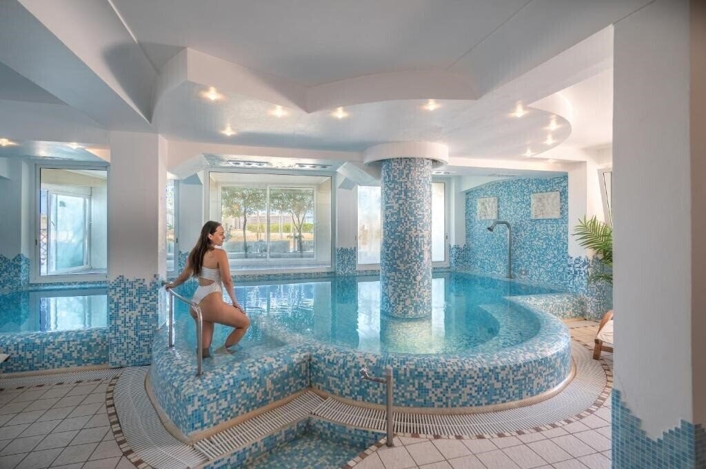 Отель Baia Imperiale 4*