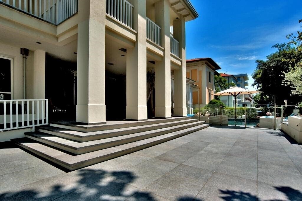 Le Rose Suite 4* суреті