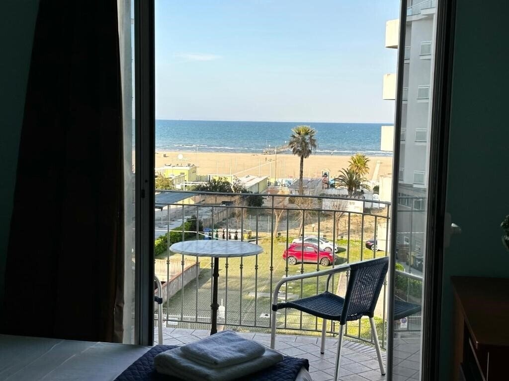 Blue Moon 3* фотосуреті