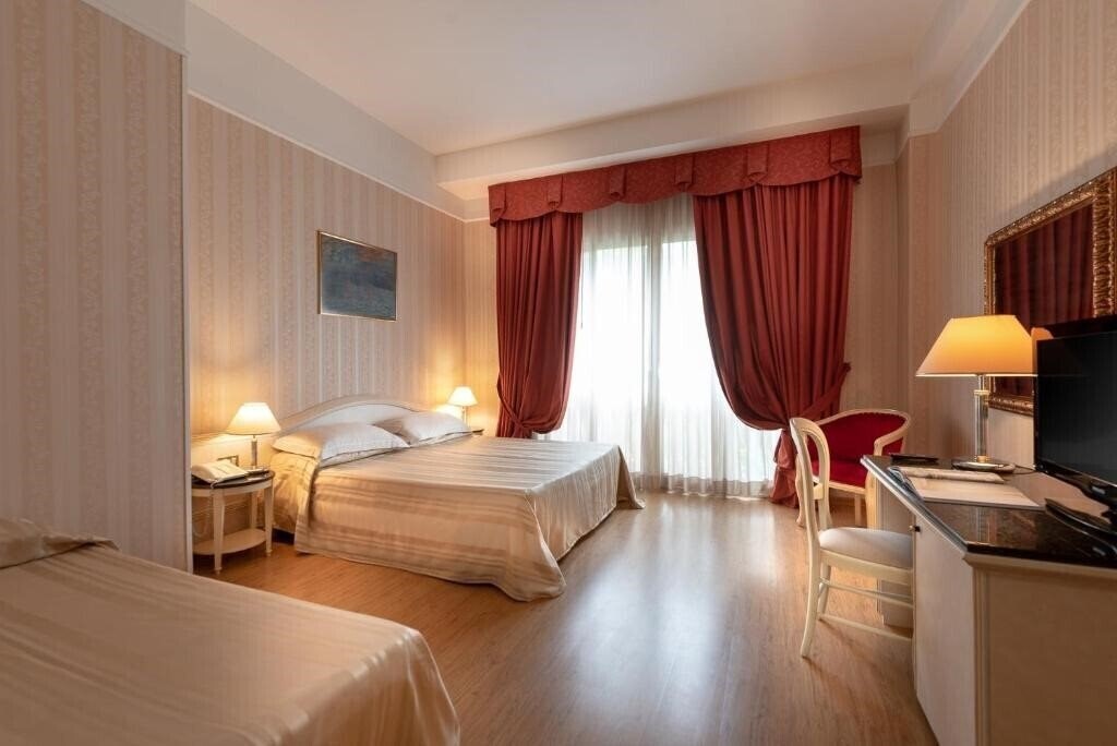 Фотография President 4*