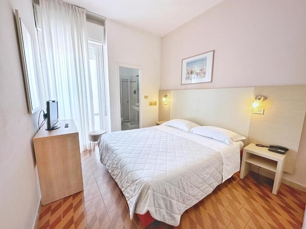 Brown/Atrium 3* суреті