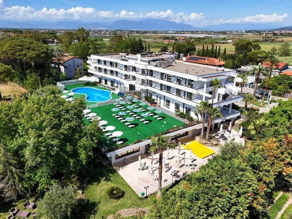 Отель Clorinda 4*