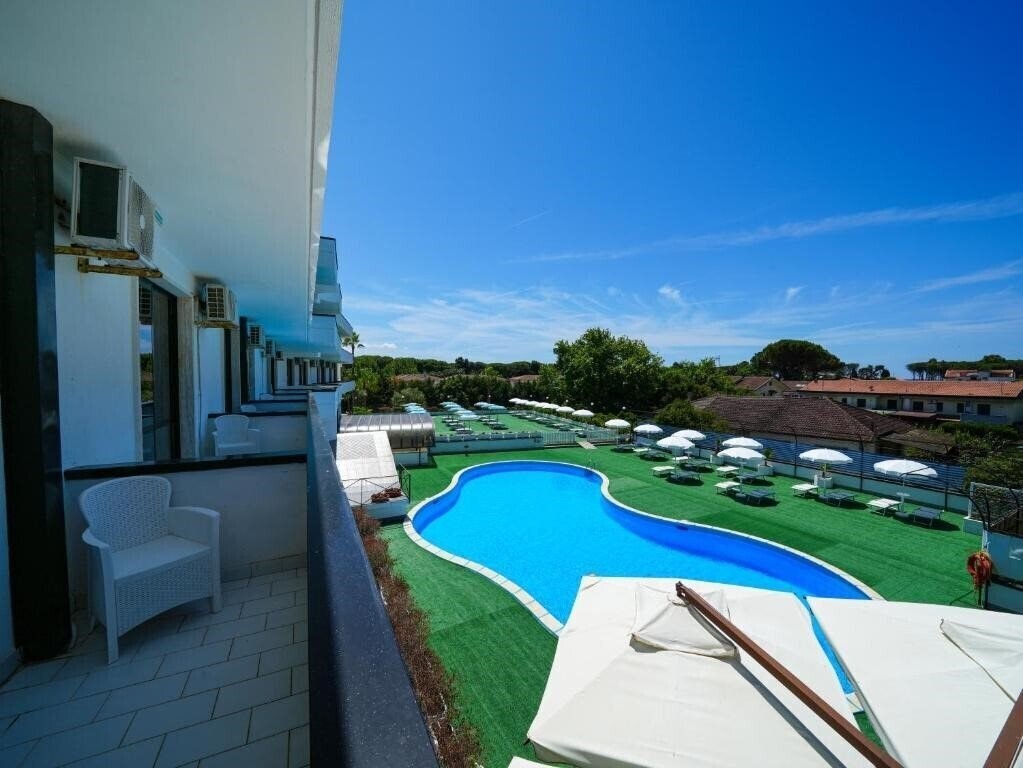 Картинка Clorinda 4*