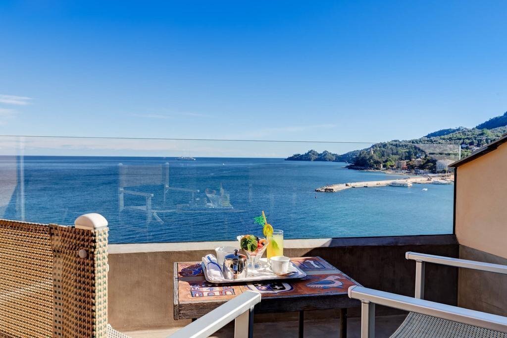 Continental 4* суреті