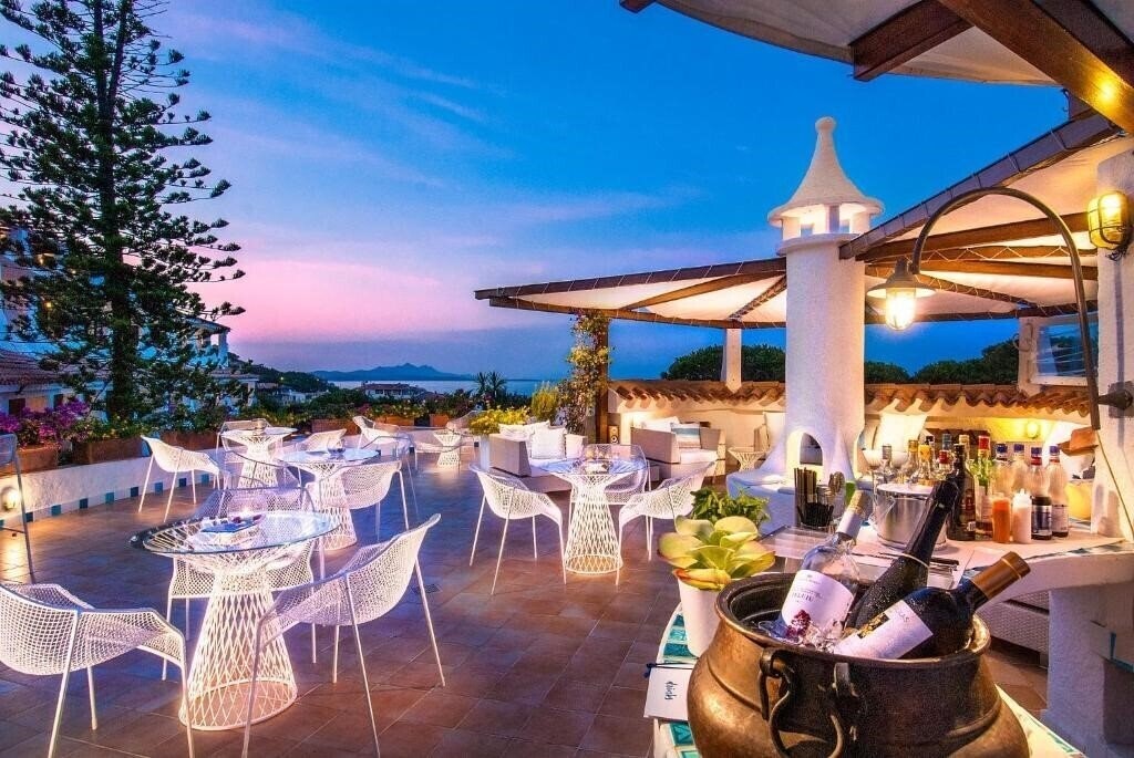 Отель Punta Est 4*