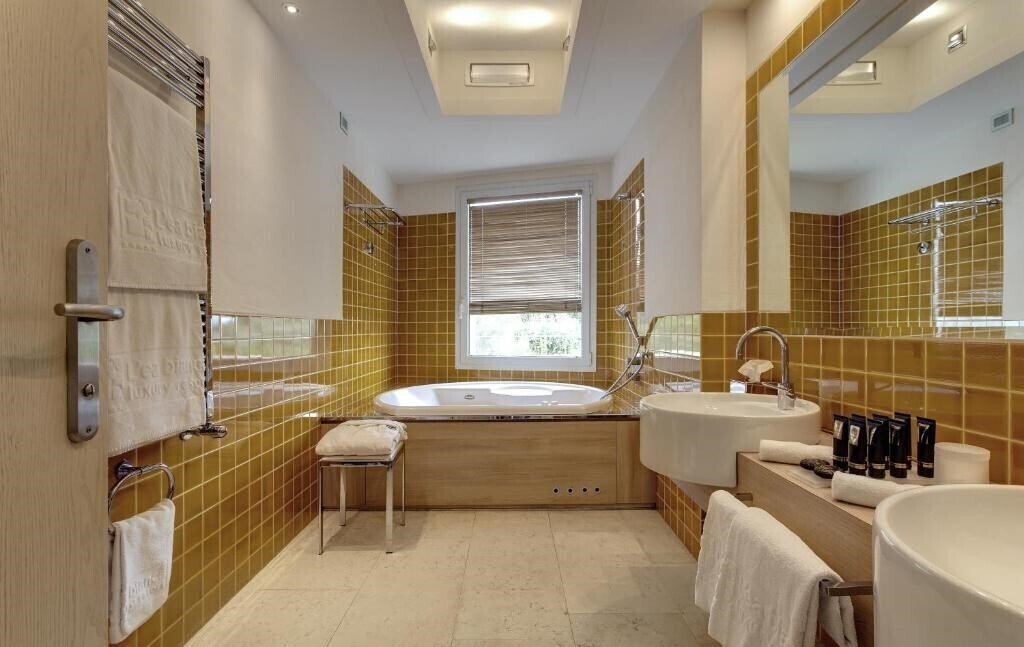 Фото L'Ea Bianca Luxury Resort (ex. L E A Bianca Luxury Resort) 5*