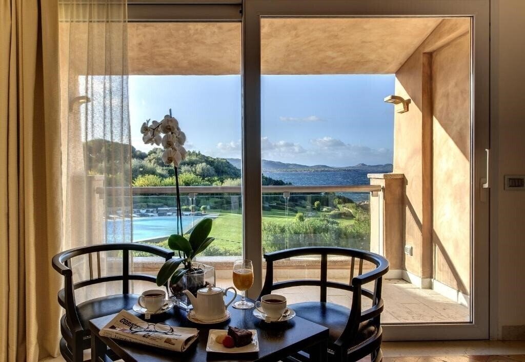 Фотография L'Ea Bianca Luxury Resort (ex. L E A Bianca Luxury Resort) 5*