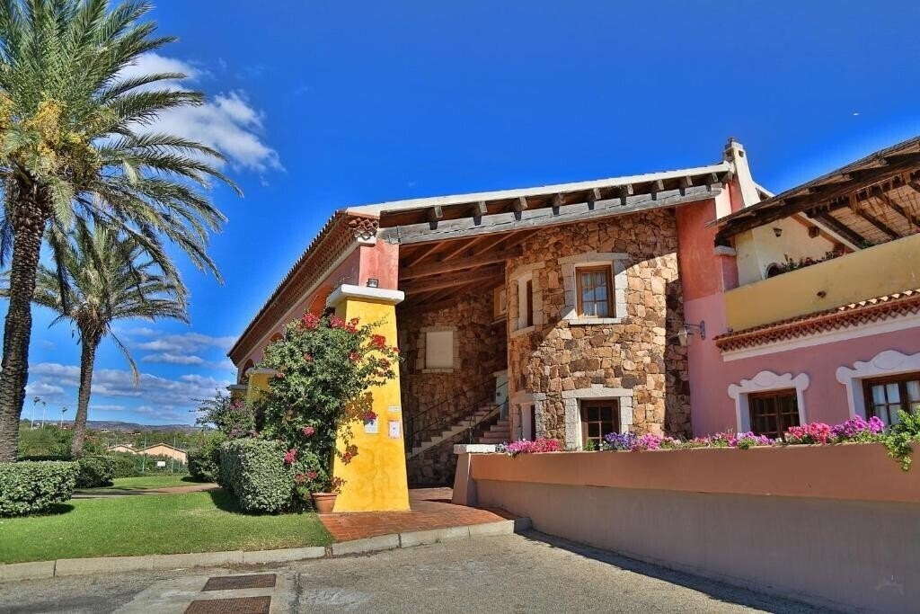 Отель Liscia Eldi 4*