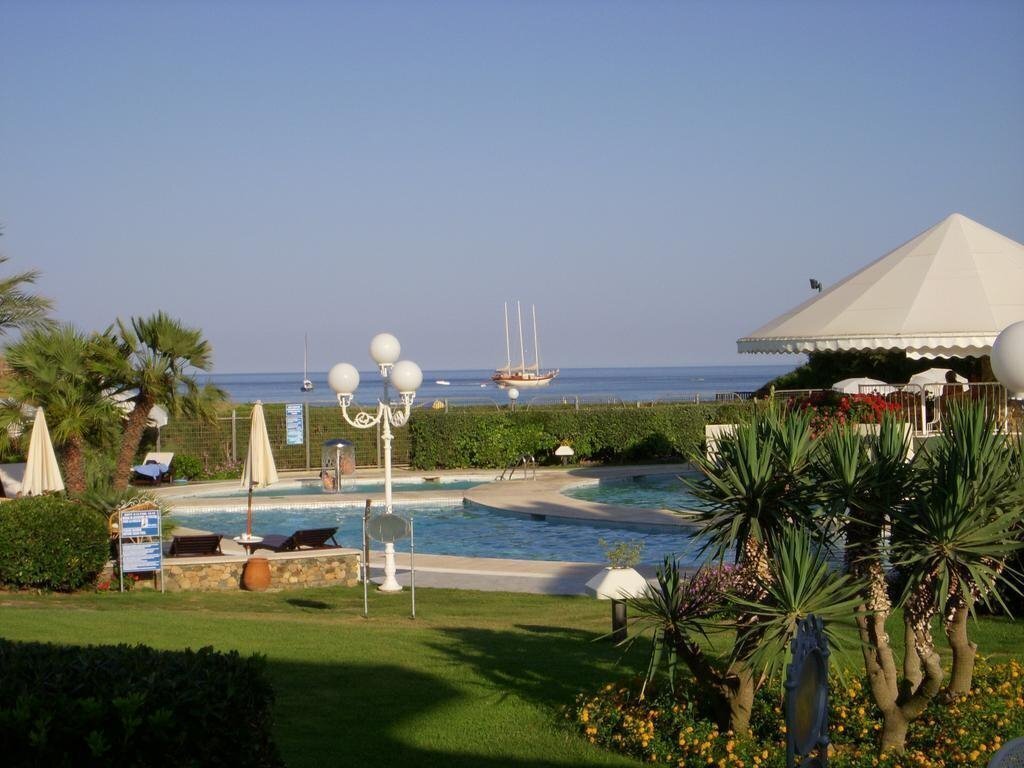 Отель Baia Di Nora 4*