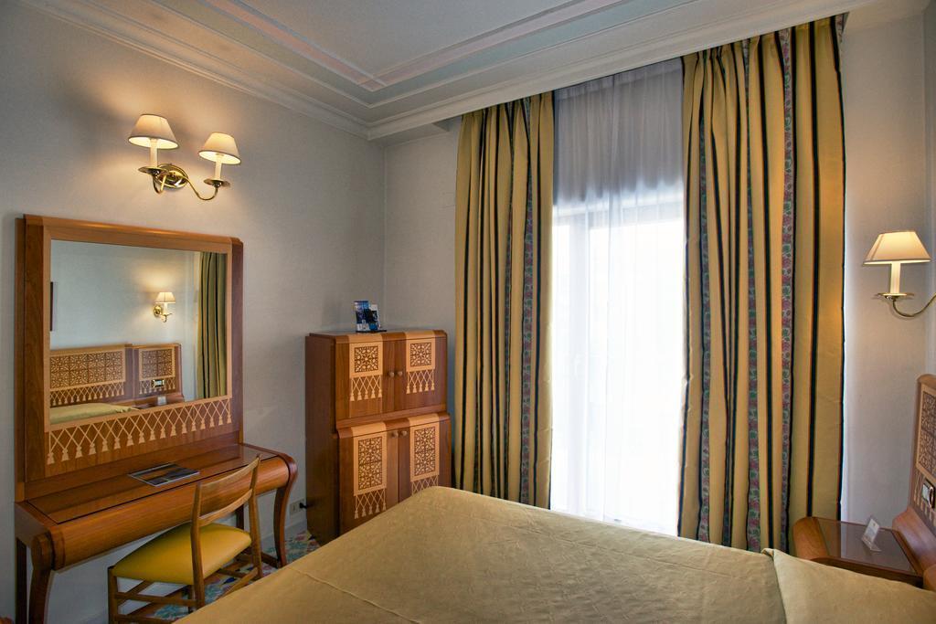 Фото Grand Hotel Flora 4*