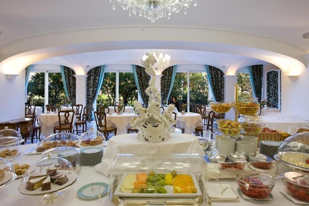 La Favorita Grand Hotel 5* суреті