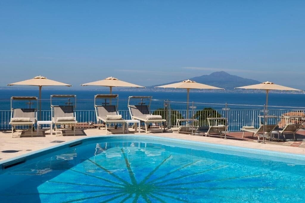 Отель Grand Hotel De La Ville 4*