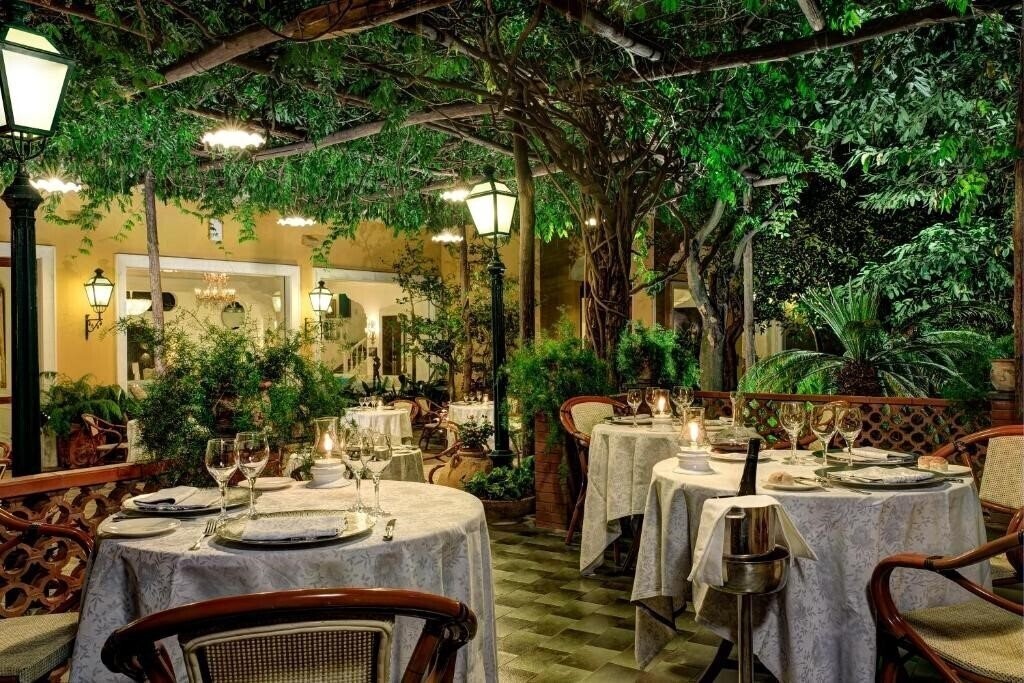 Grand Hotel De La Ville 4* фотосуреті