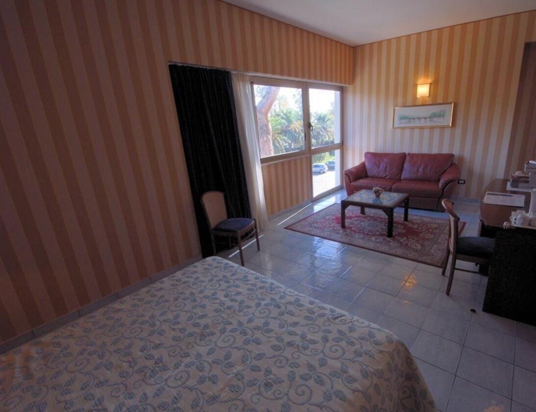 Изображение Hotel Lapprodo, Bb (Террачина) 4*