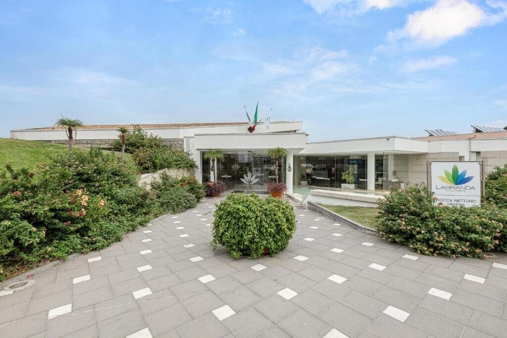 Labranda Rocca Nettuno Tropea 4* суреті