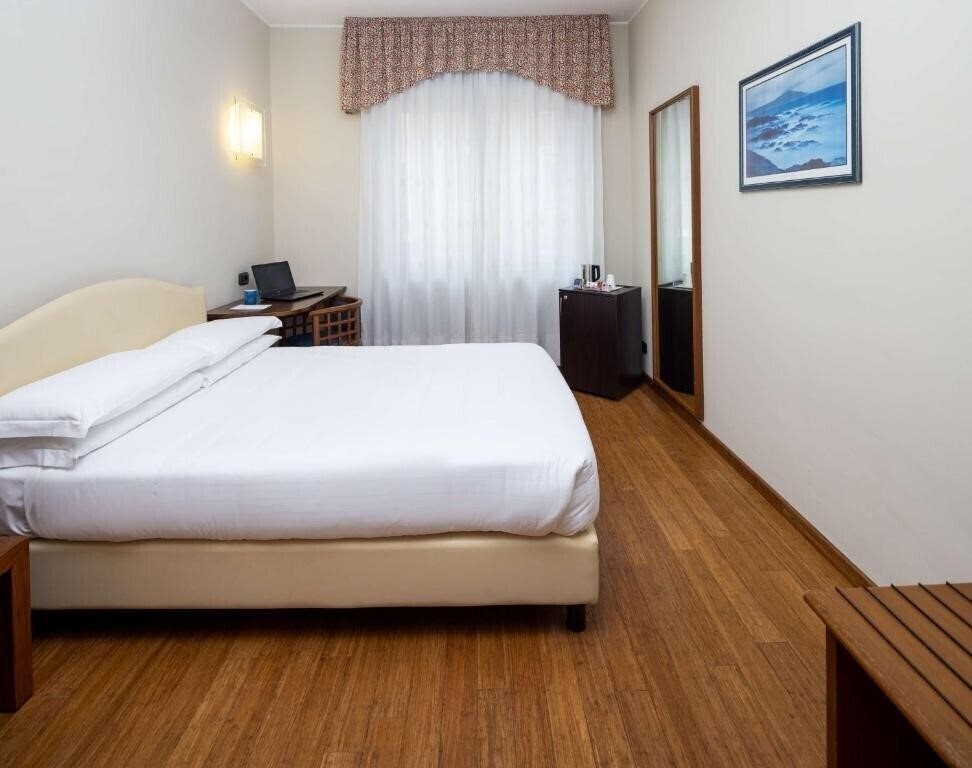 Отель Hotel Best Western Crimea Torino 4*