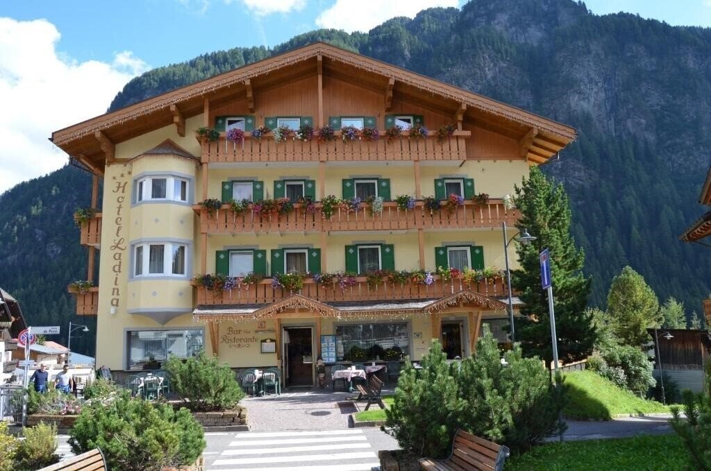 Фотография Hotel Ladina 3*