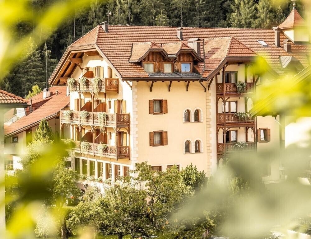 Luna Mondschein 4* қонақ үйі