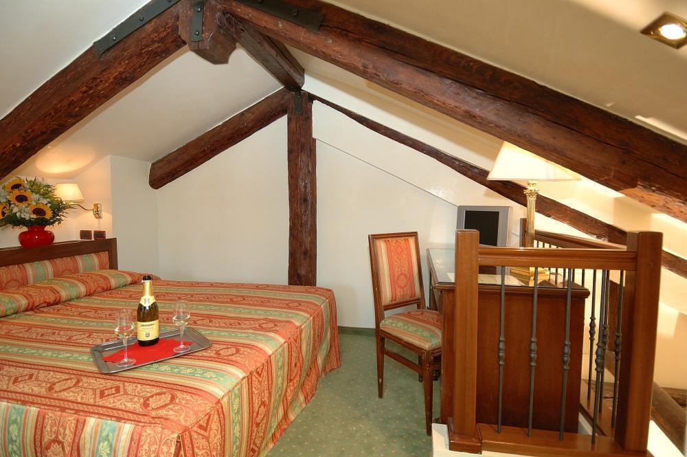 Hotel Hesperia 3* суреті