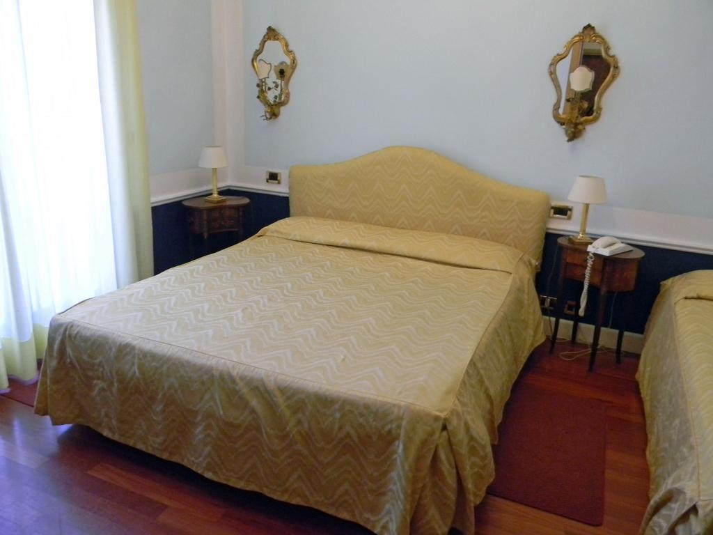 Отель Hotel Pantalon 3*