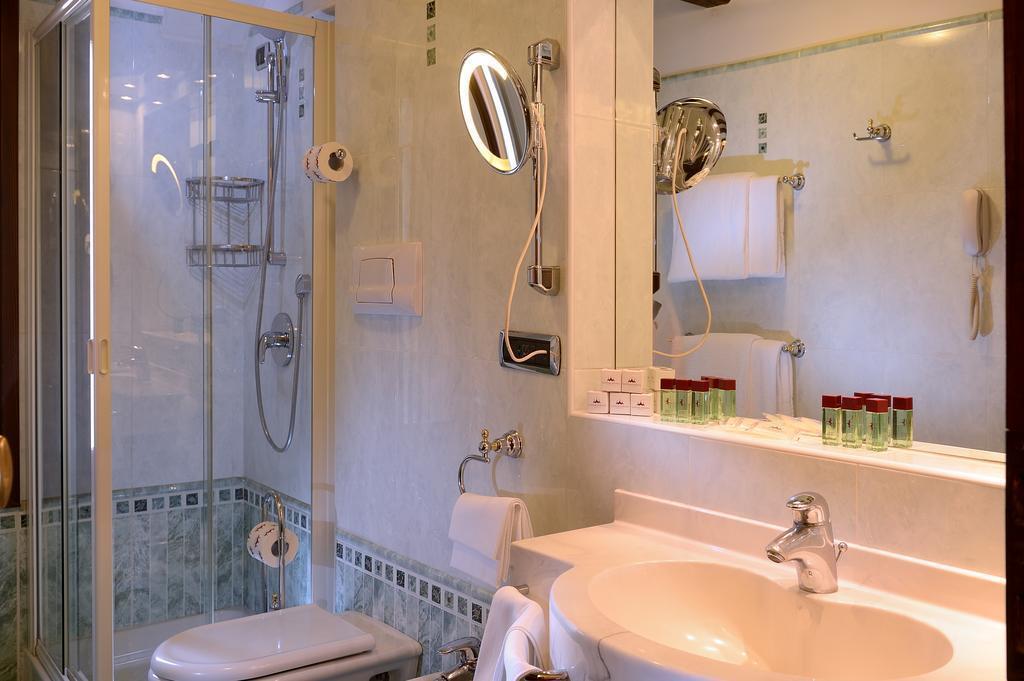 Изображение Ambassador Tre Rose 3*