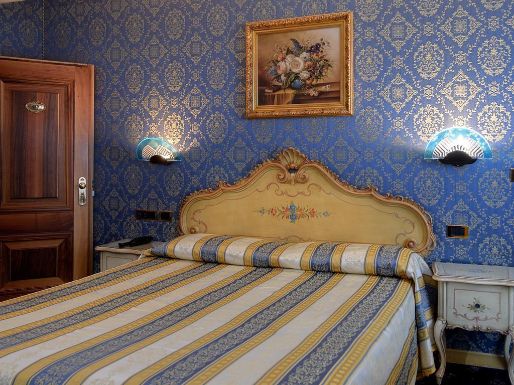 Фото Santa Marina 4*