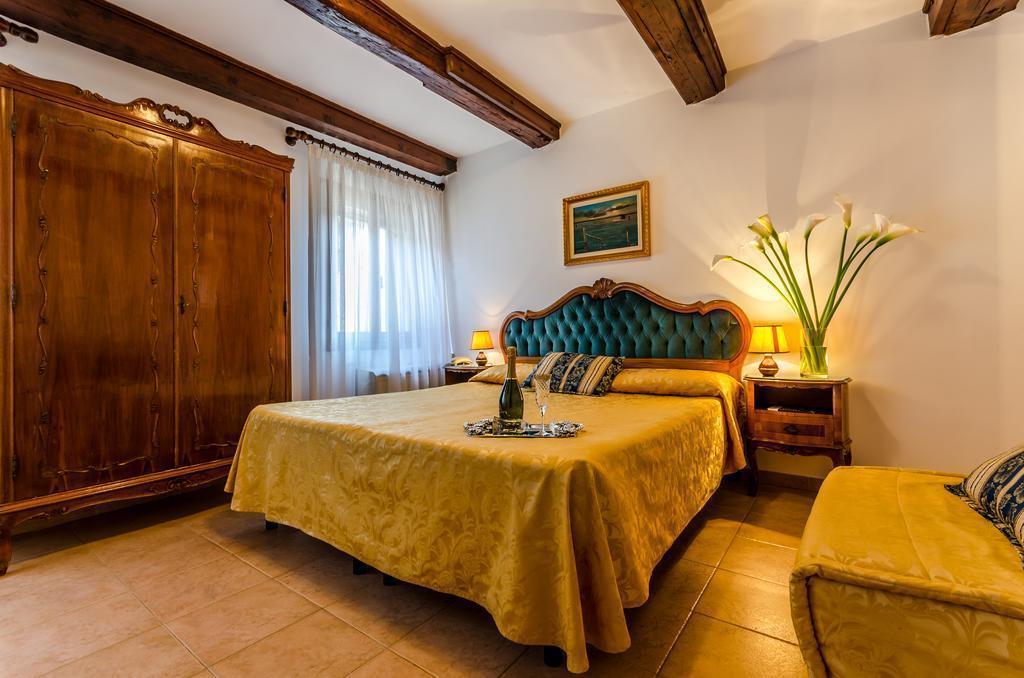 Отель Hotel Ariel Silva 2*