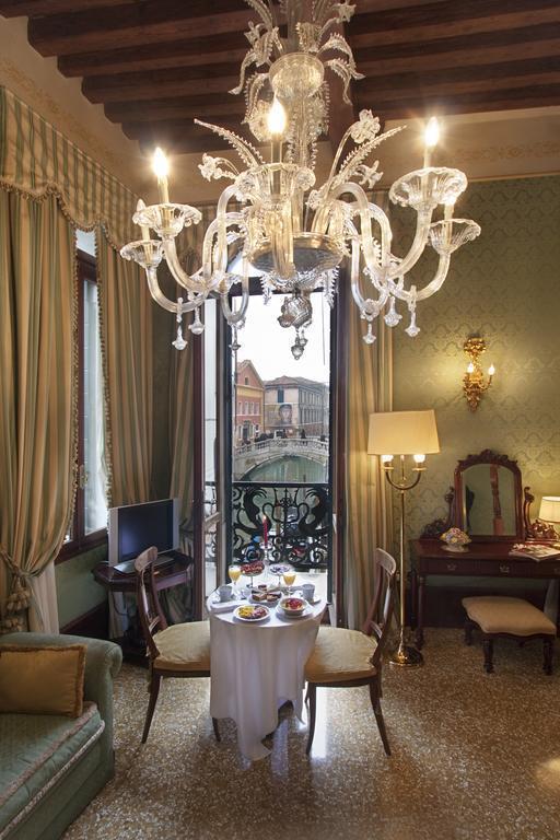 Картинка Hotel Al Ponte Dei Sospiri 4*