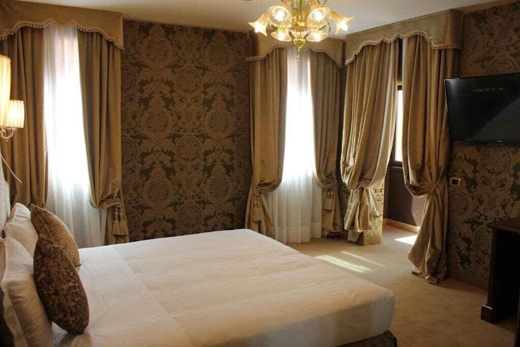 Hotel Casanova 3* суреті