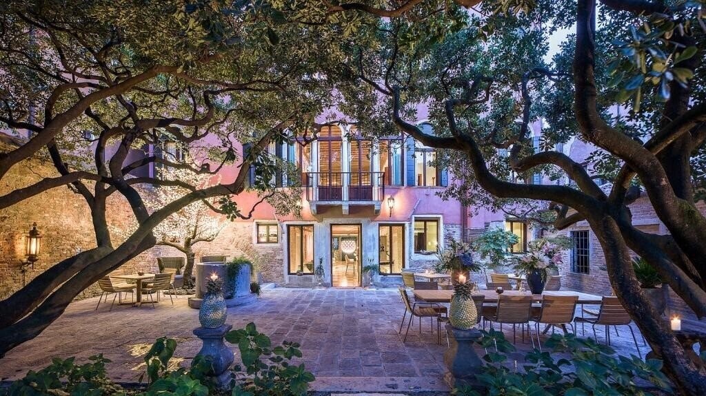 Отель Hotel Heureka 4*