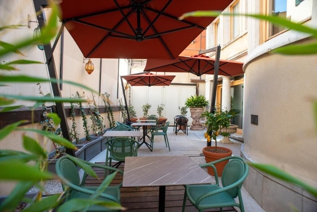 Ca' Fortuny 4* суреті