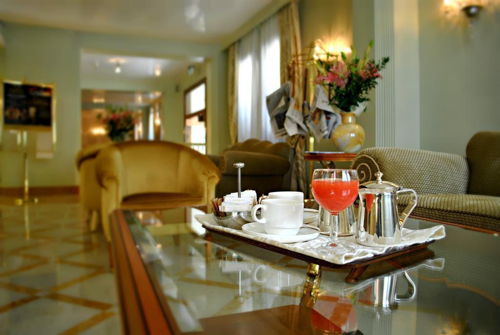 Carlton Capri 3* суреті