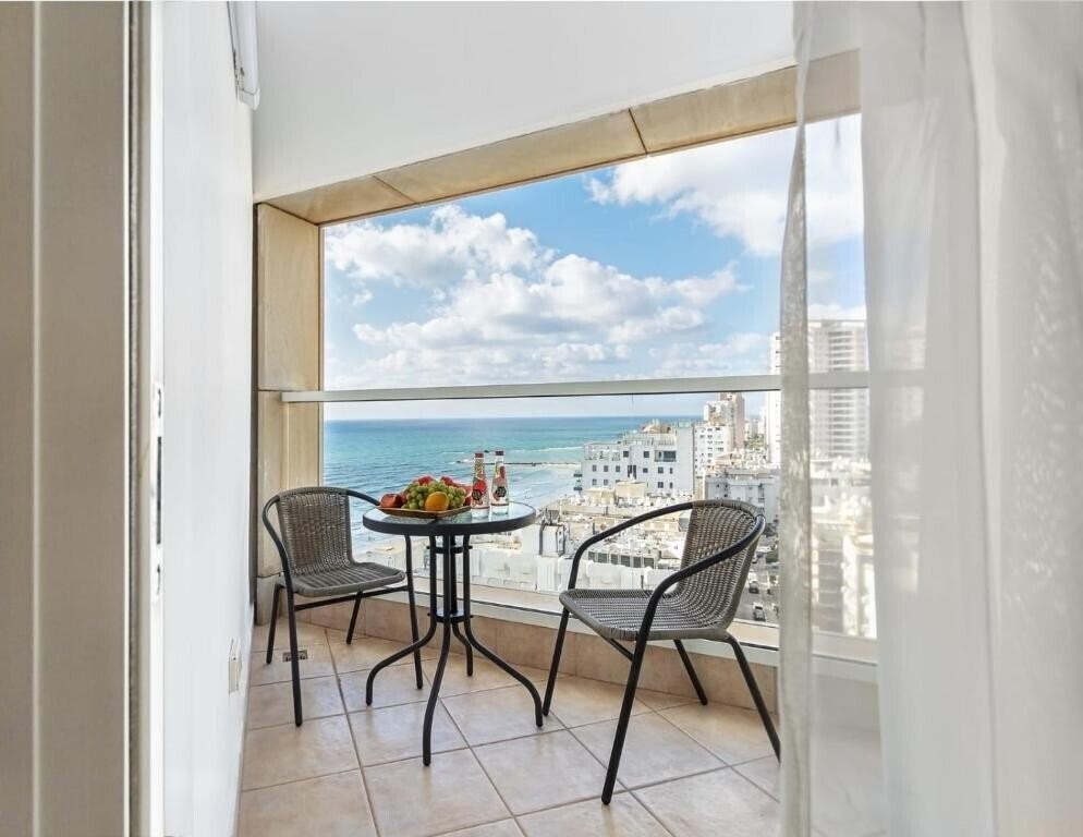 Leonardo Suite Tel Aviv Bat Yam (ex. Mercure Suites Bat Yam) 4* фотосуреті