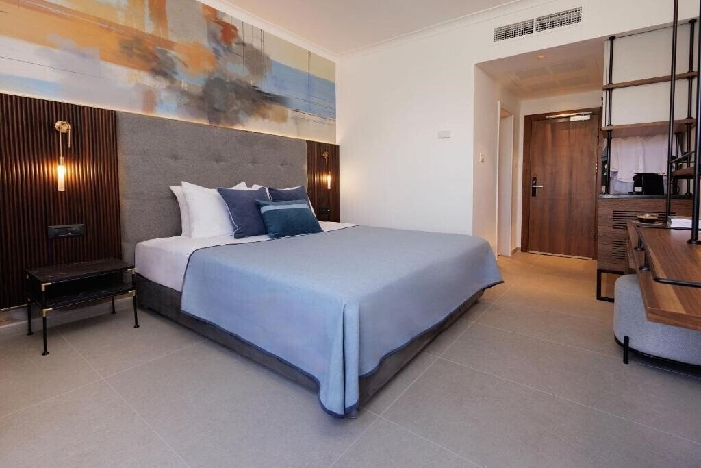 Caesar Premier 4* суреті