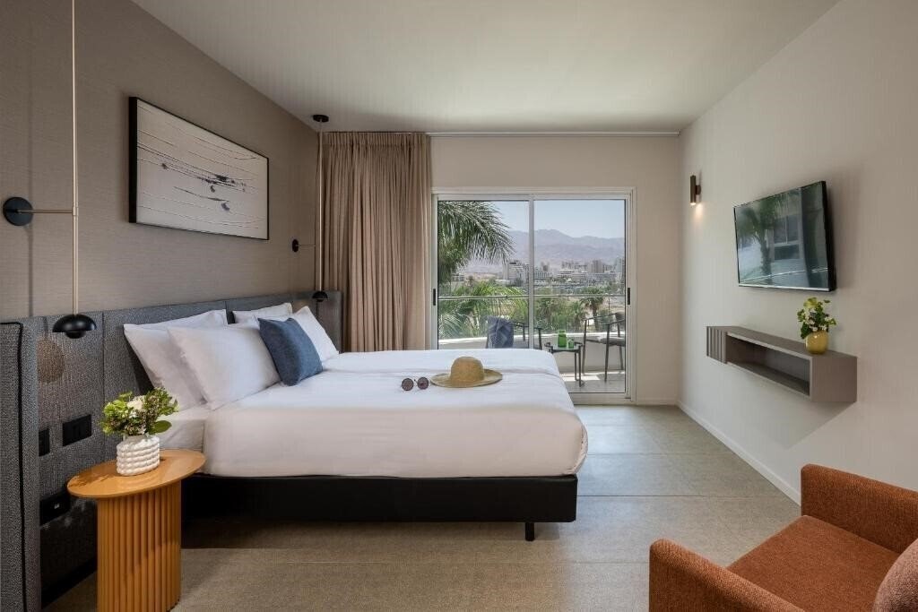 Фото Astral Nirvana Suites 4*