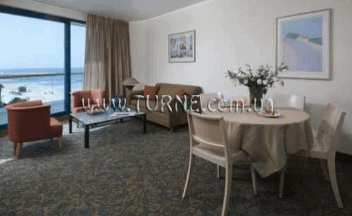 Фото Okeanos Suites 4*